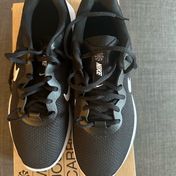 New in Box Nike Revolution 6 NN Men 8 - Picture 4 of 5